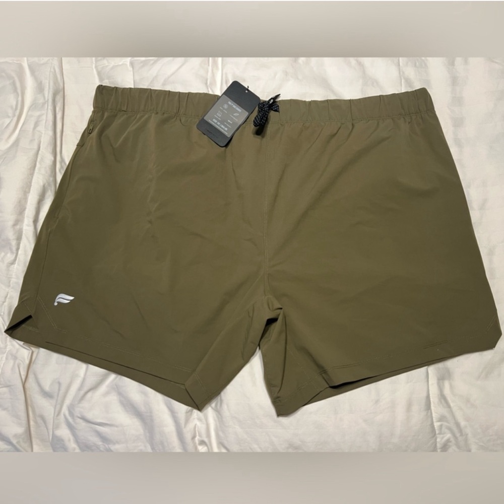 Lot of three 4X size fabletics shorts available.